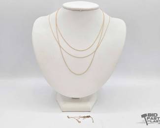 630 4 10k Gold Dainty Chain Necklaces, 1.9g