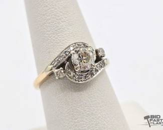 560 14k Gold and Diamond Ring, 3.3g