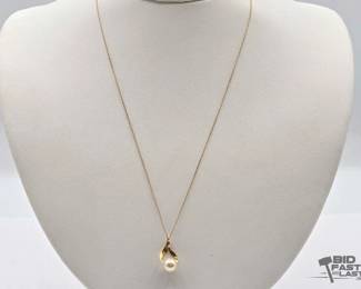 584 14k Gold Necklace withPearl Pendant, 1.4g