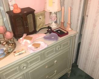 Items Located In The 3rd Bedroom