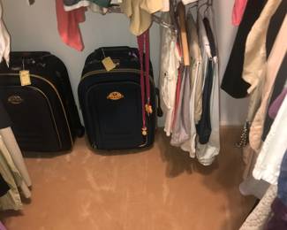 Items Located In The 1st Bedroom ( Master)