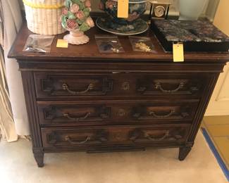 Items Located In Dining Room