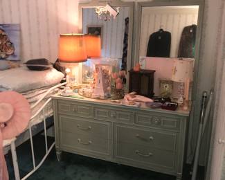 Items Located In The 3rd Bedroom