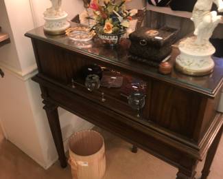 Items Located In The 1st Bedroom ( Master)