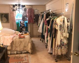 Items Located In The 1st Bedroom ( Master)
