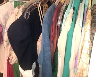 Items Located In The 1st Bedroom ( Master)