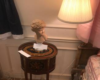 Items Located In The 1st Bedroom ( Master)