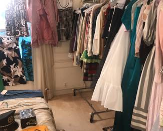 Items Located In The 1st Bedroom ( Master)