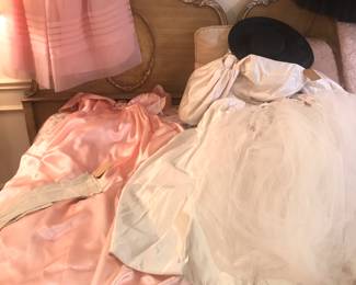 Items Located In The 1st Bedroom ( Master)