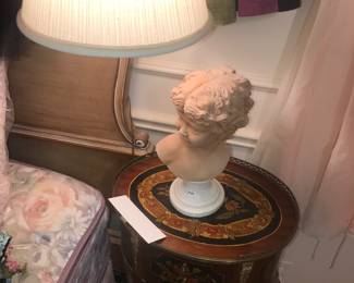 Items Located In The 1st Bedroom ( Master)