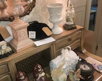 Items Located In The 2nd Bedroom