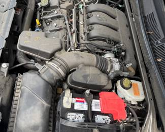 2014 Ford Taurus 17,500 miles. LOW MILES!