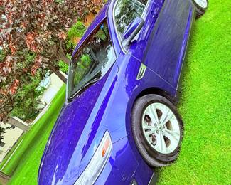 2014 Ford Taurus 17,500 miles. LOW MILES!