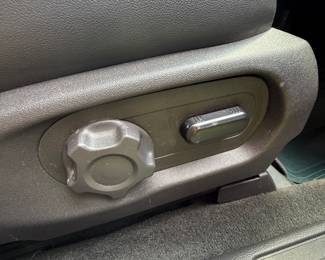 2014 Ford Taurus 17,500 miles. LOW MILES!