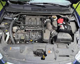 2014 Ford Taurus 17,500 miles. LOW MILES!