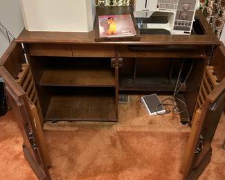 Bernina 1130 Sewing Machine w/ Cabinet, Manual and Accessories