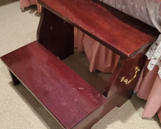 Two beds have steps!