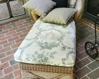 Large set of wicker - Pieces sold separately.