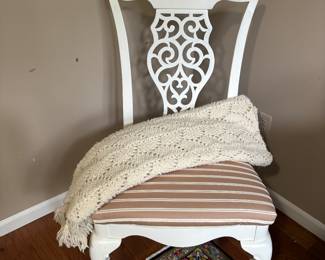 Accent chair