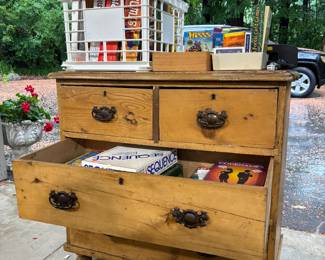 Vintage dresser