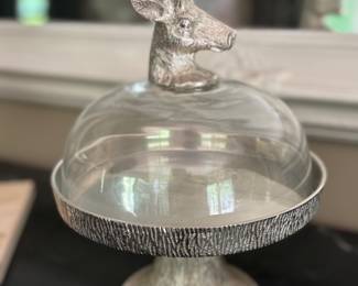 Deer serving container