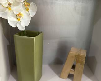 Paper weight / book end, vase