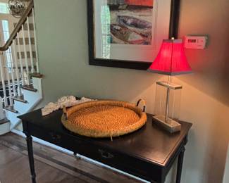 Art, vintage table, lamp
