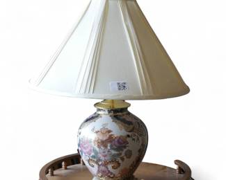 Vintage Famille Rose Style Table Lamp