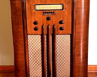 Philco antique radio and turntable