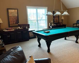 Olhausen pool table - excellent condition