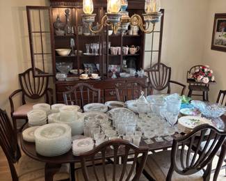 Dining room furniture set