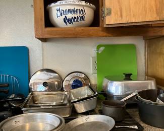 Mixing bowls, baking pants, electric killet