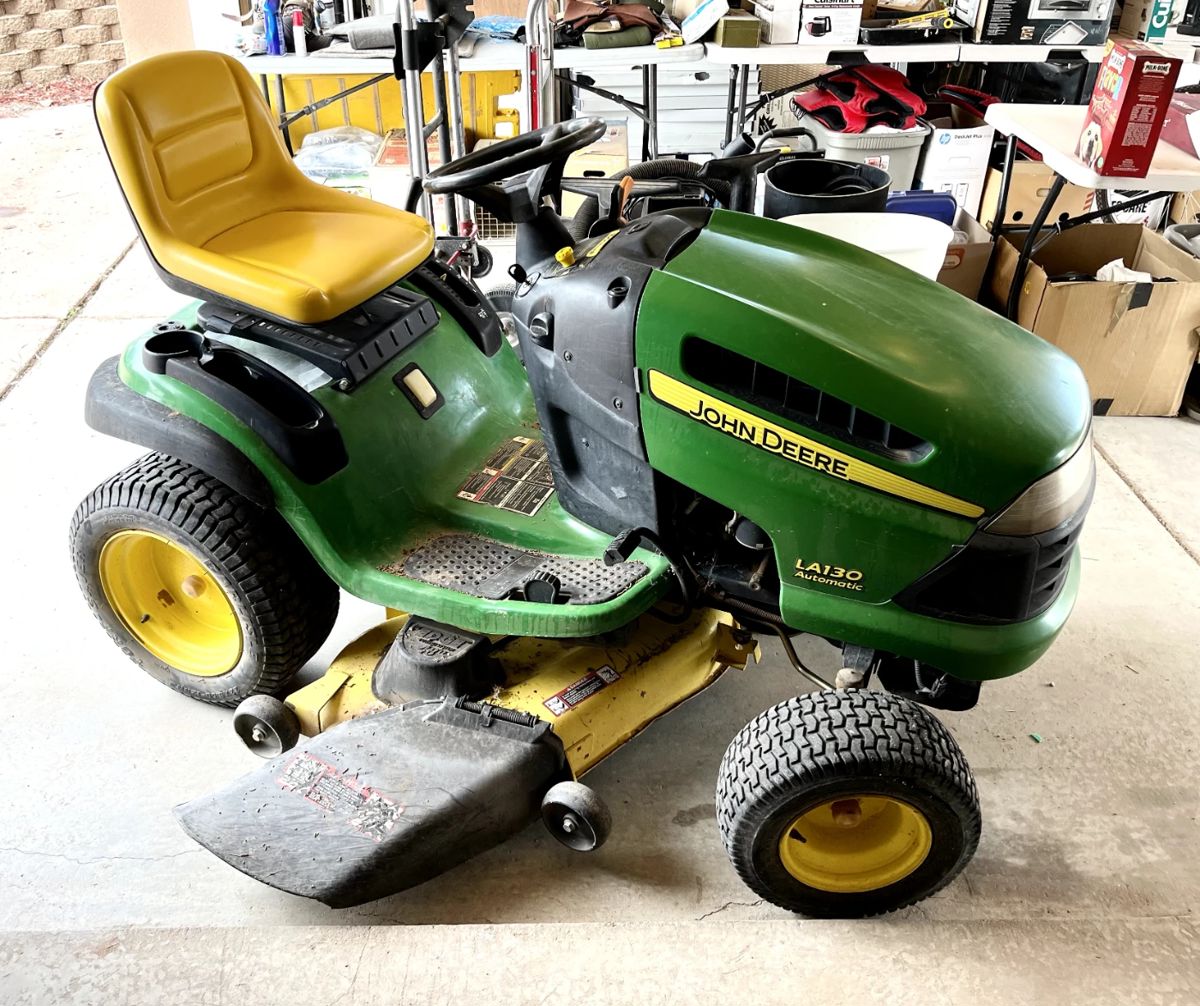 John Deer Ride on Lawn Mower LA130