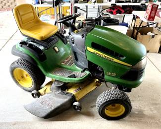 John Deer Ride on Lawn Mower LA130