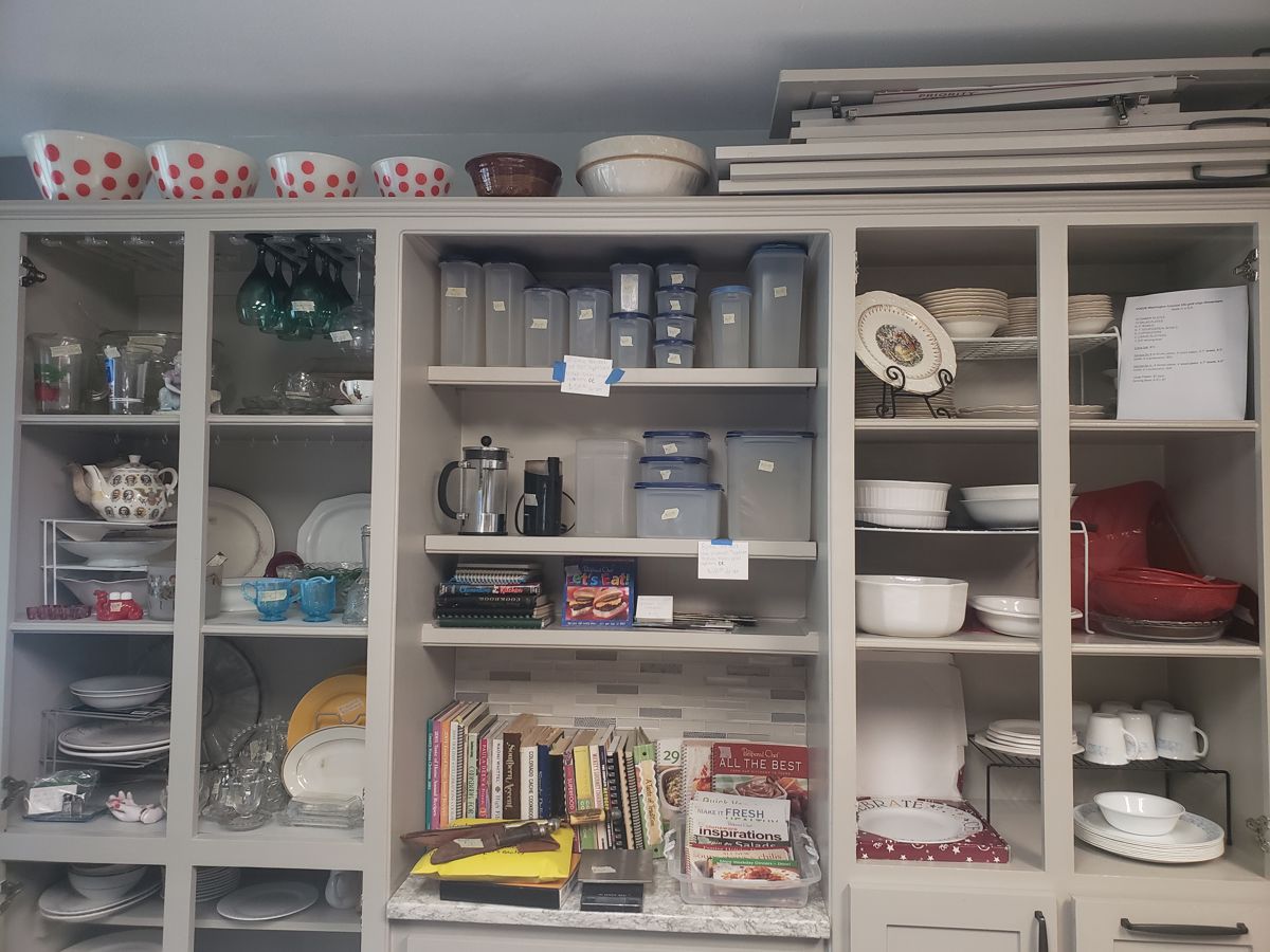 Fire King Red Dot bowls and other vintage collectible, some rare