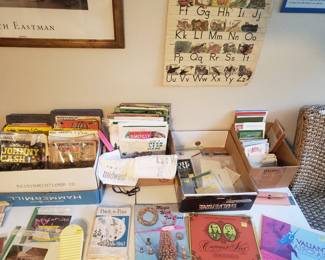 Comic books and other vintage periodicals/prints