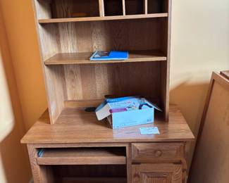 Amish computer desk (very nice)-$40