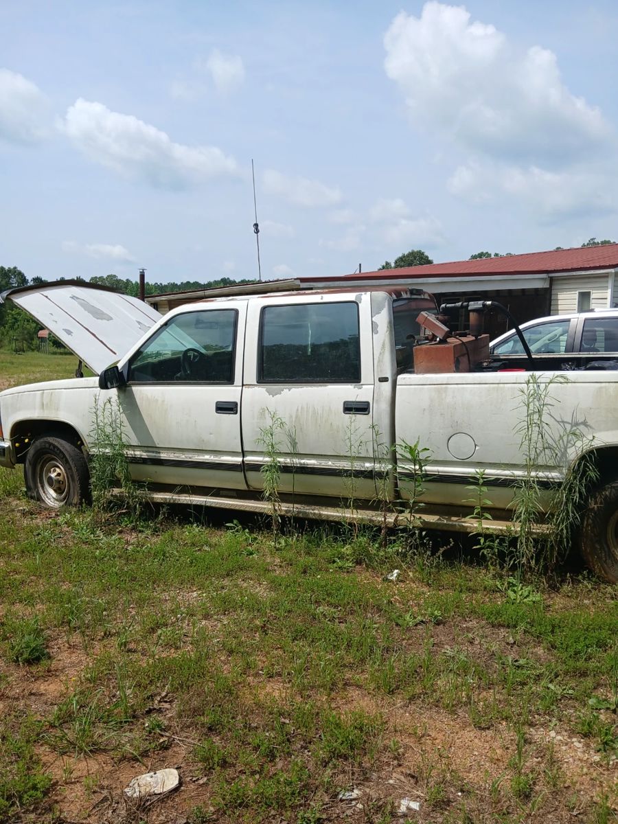 1997 GMC 3500 2WHEEL DRIVE HAS249,780 MILES