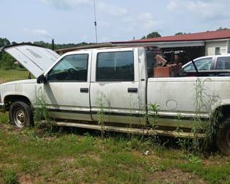 1997 GMC 3500 2WHEEL DRIVE HAS249,780 MILES