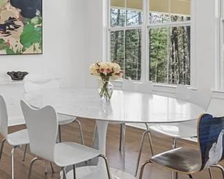 Saarinen white Carrara marble top Tulip Table