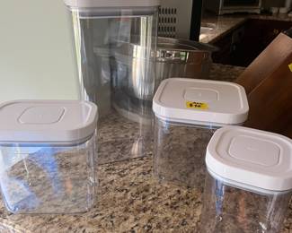XOX set of four vacuum seal top plastic containers