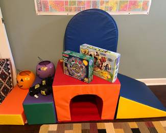 soft toddler climbing gym, in mint condition, great item