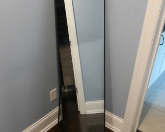 $20.00 mirror on stand