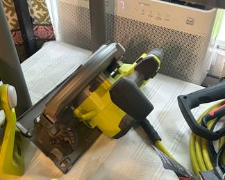 Ryobi handheld electric planner