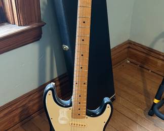 Squier Vintage Guitar black 51"