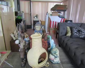 chimenea and statues