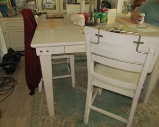 solid kitchen table with 4 chairs