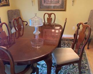 Dining table and 6 chairs. Seats 4-6-8 / cake plate not available