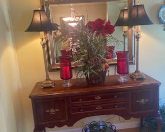 Home decor & mirror available.
