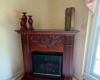 Free standing electric fireplace
